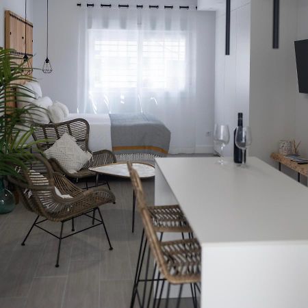 Lovely Suites Tarifa, Estudio A Estrenar En El Centro Y Muy Cerca De La Playa 外观 照片